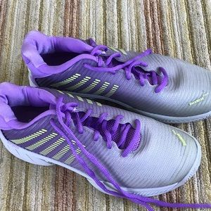 K-Swiss tennis shoes